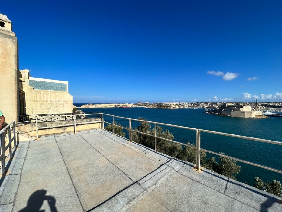 Palazzo with Sea Views