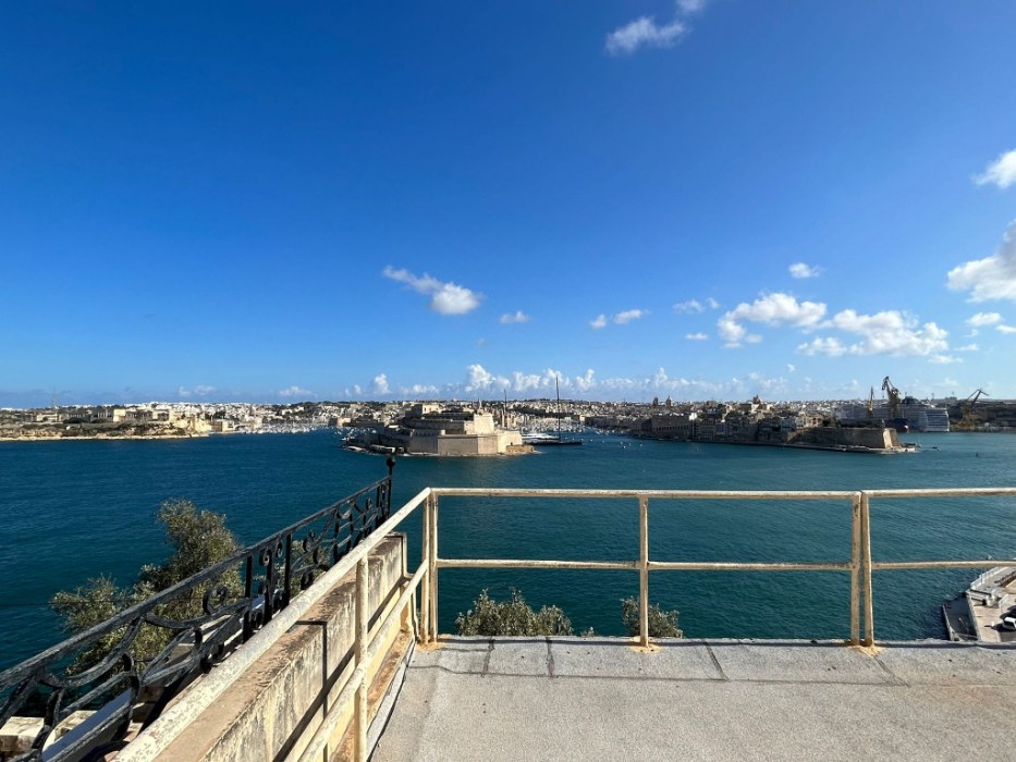 Palazzo with Sea Views