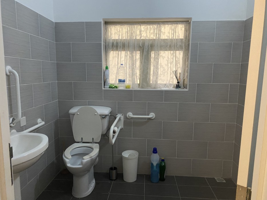 Finished Ground Floor Office for Long Let in Victoria