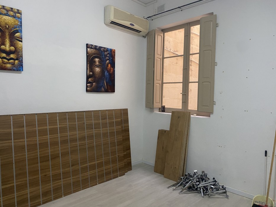 Finished Ground Floor Office for Long Let in Victoria