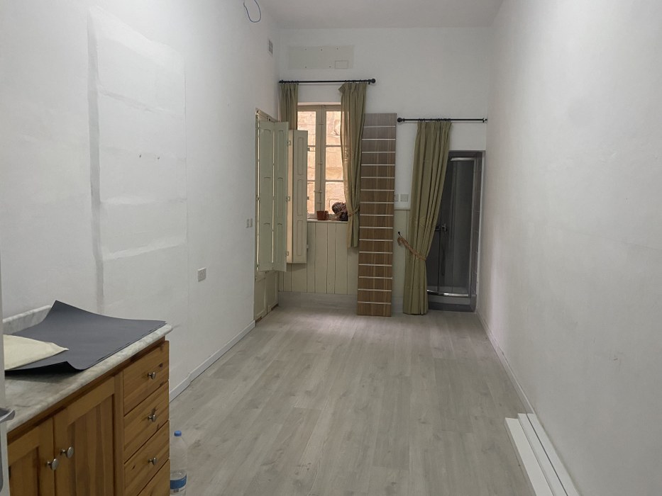 Finished Ground Floor Office for Long Let in Victoria