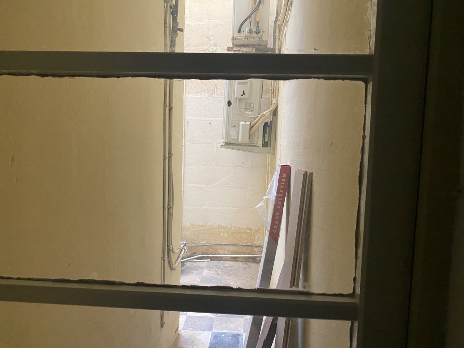 Finished Ground Floor Office for Long Let in Victoria