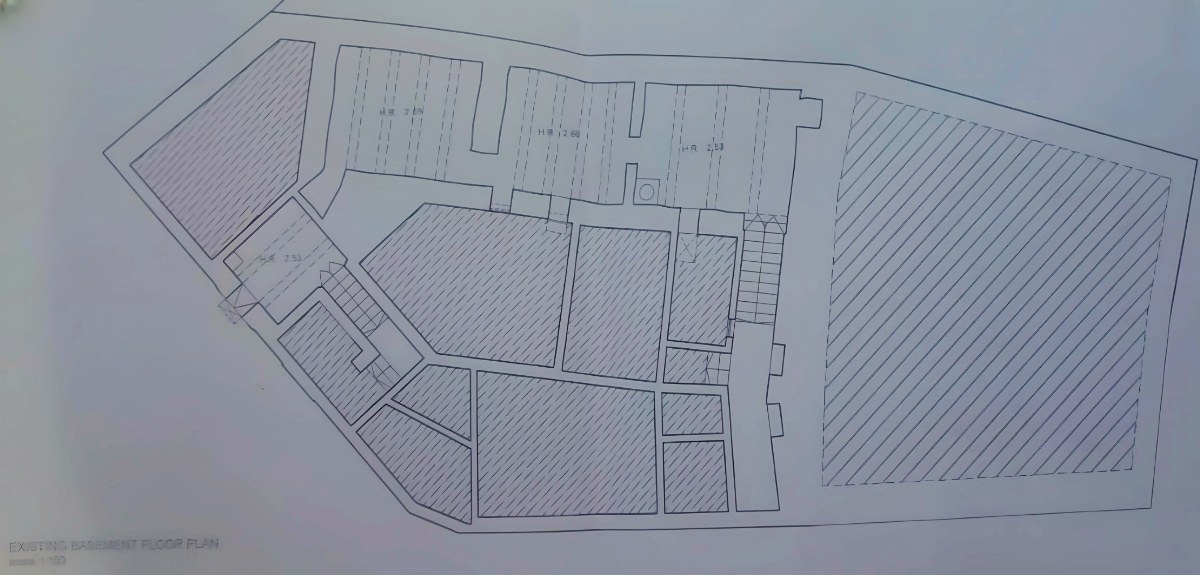 Corner Palazzo with a Garden