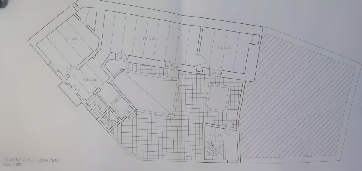 Corner Palazzo with a Garden