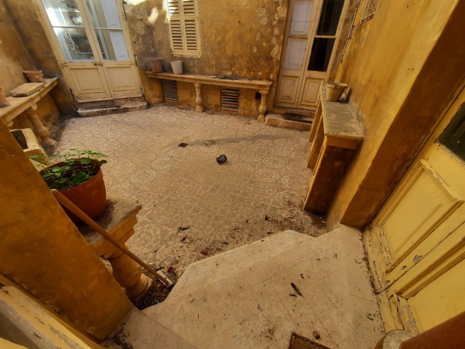 Corner Palazzo with a Garden