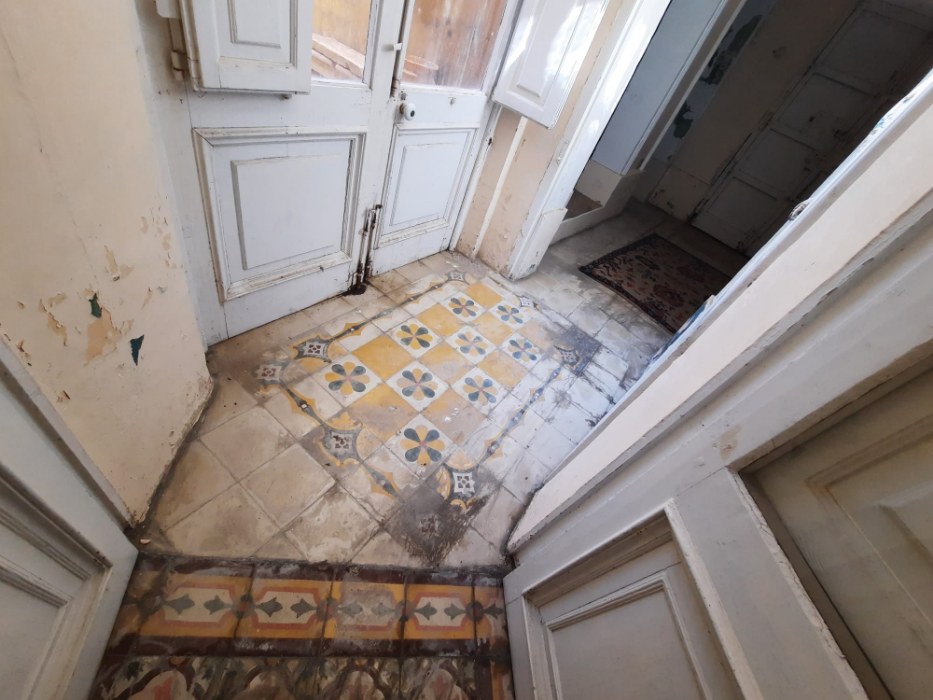 Corner Palazzo with a Garden