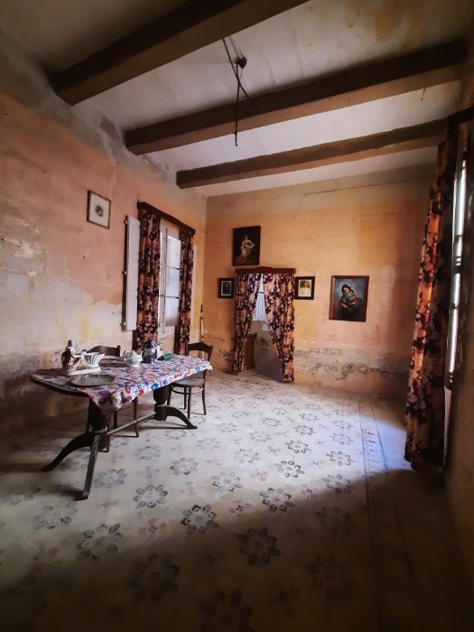 Corner Palazzo with a Garden