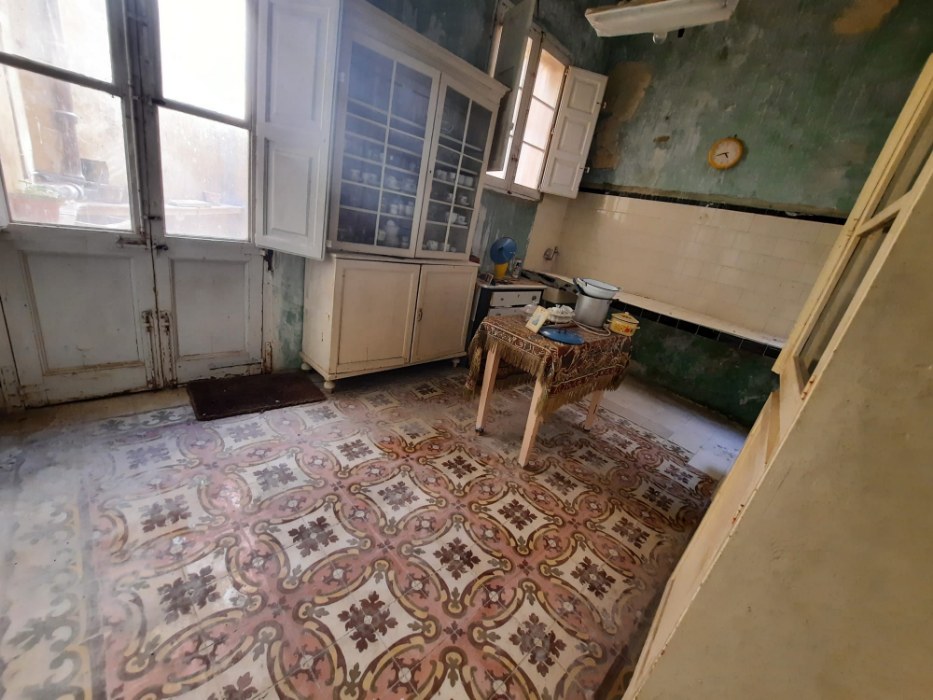 Corner Palazzo with a Garden