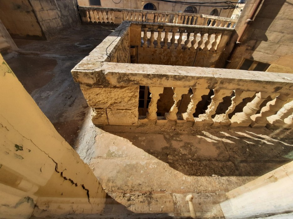 Corner Palazzo with a Garden