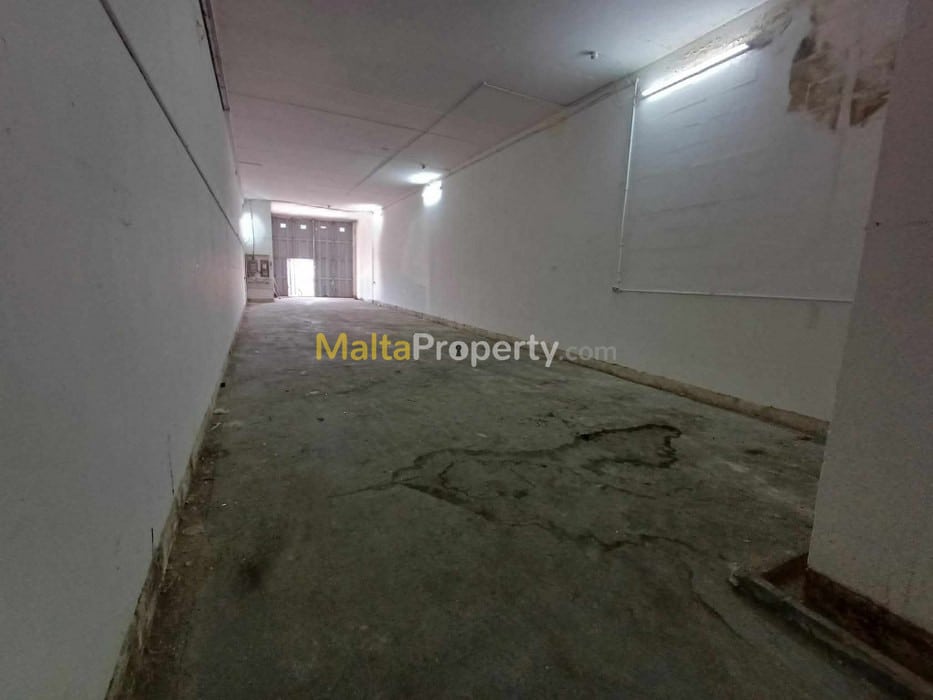 Qormi 175 sqm Warehouse for Sale with Bathroom & Yard