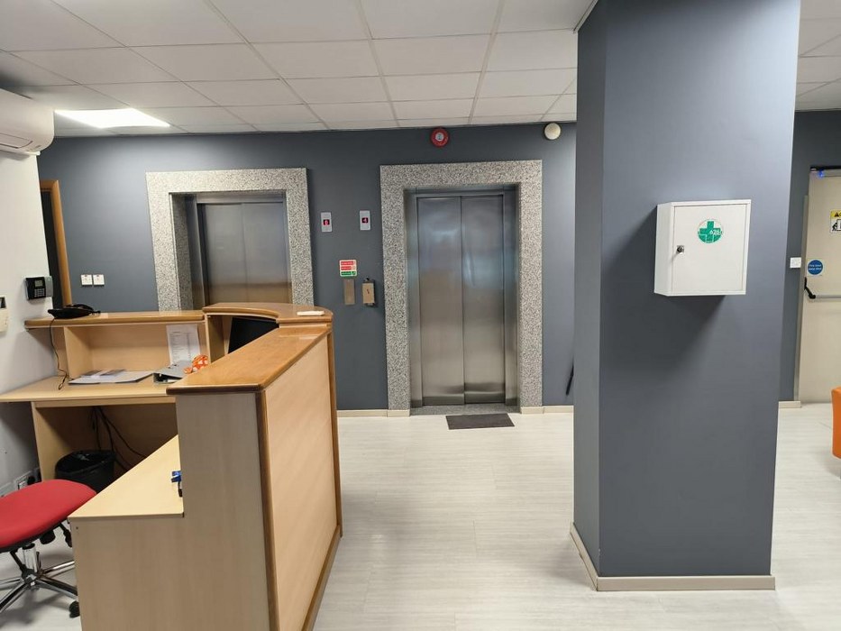 Corner Office with Parking