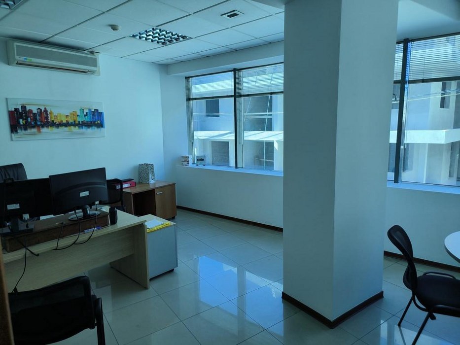 Corner Office with Parking