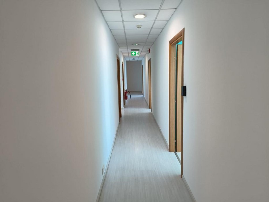 Corner Office with Parking