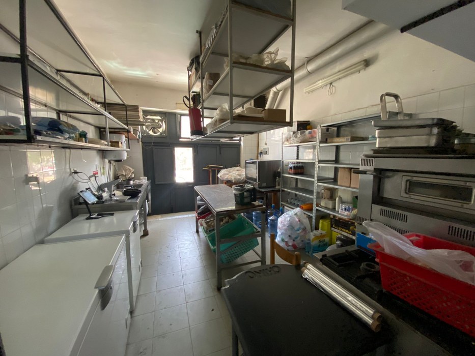 Takeaway with a Terrace