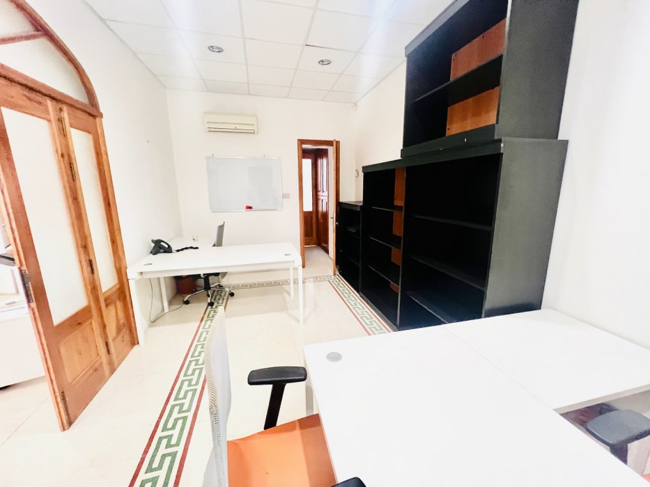 Fully Furnished Business Centre