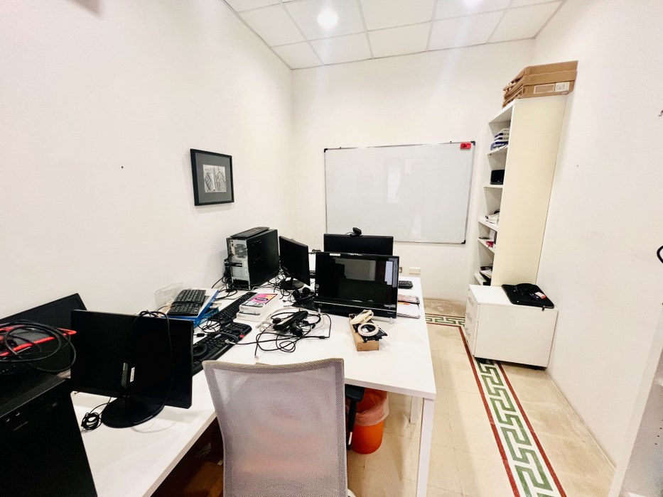 Fully Furnished Business Centre