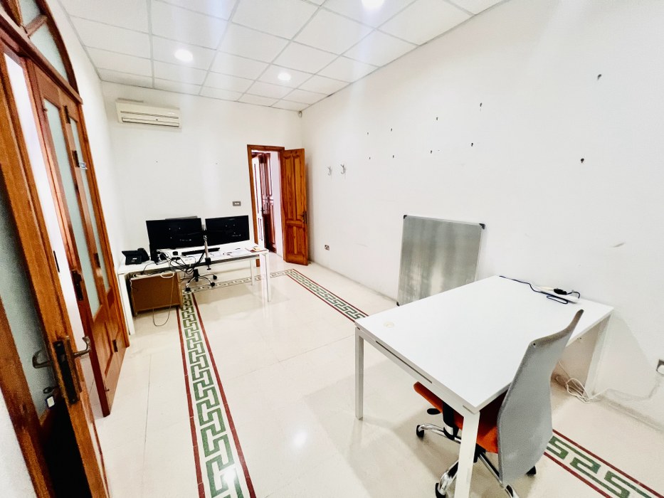 Fully Furnished Business Centre