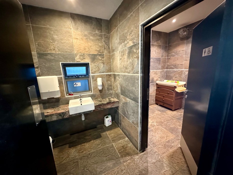 Restaurant with Sea Views