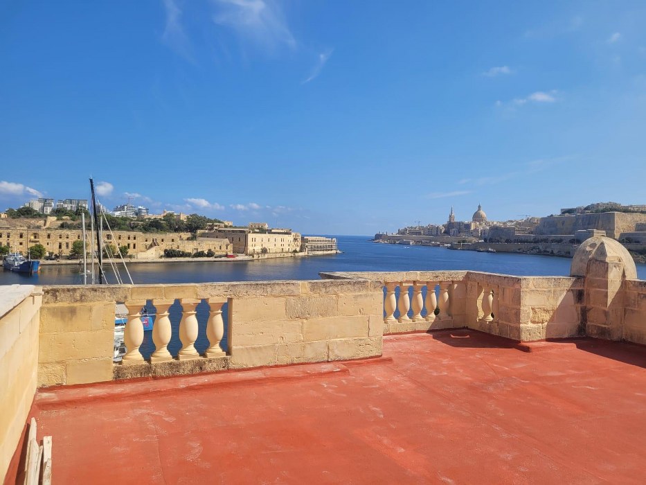 Palazzo with Seaviews