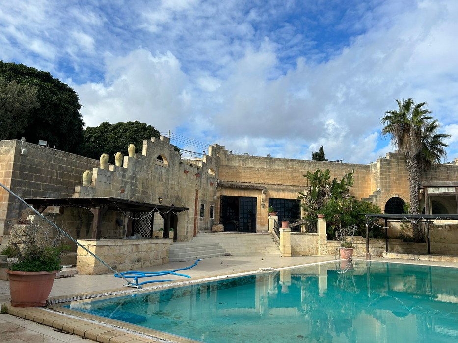 Multi Purpose Venue with a Pool and Gardens