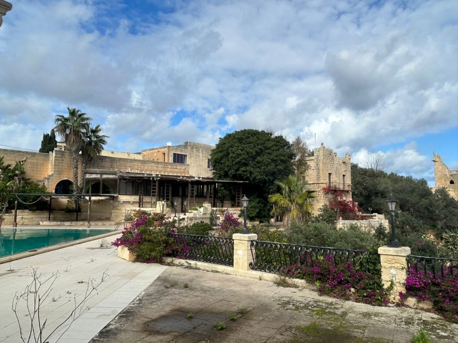 Multi Purpose Venue with a Pool and Gardens