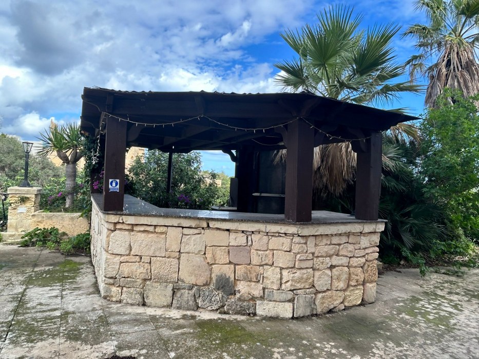 Multi Purpose Venue with a Pool and Gardens