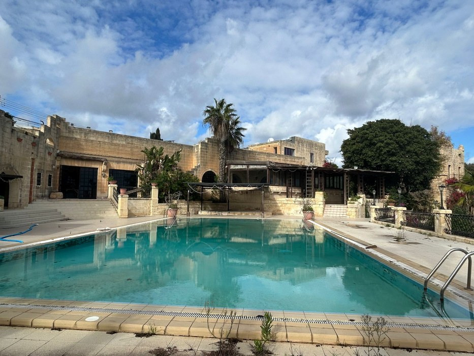 Multi Purpose Venue with a Pool and Gardens