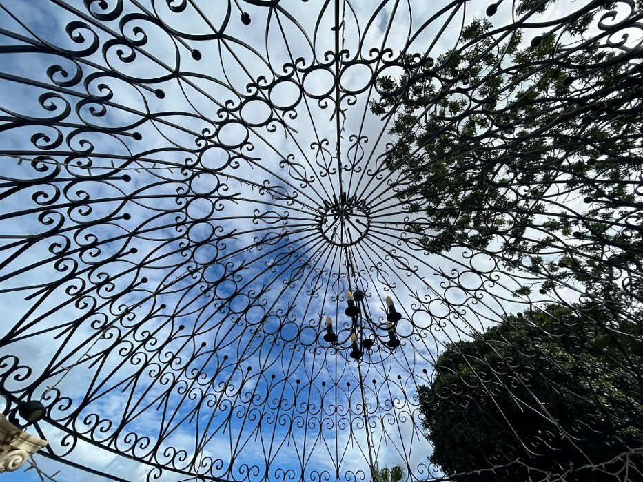 Multi Purpose Venue with a Pool and Gardens