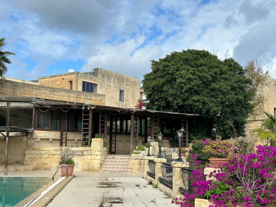 Multi Purpose Venue with a Pool and Gardens