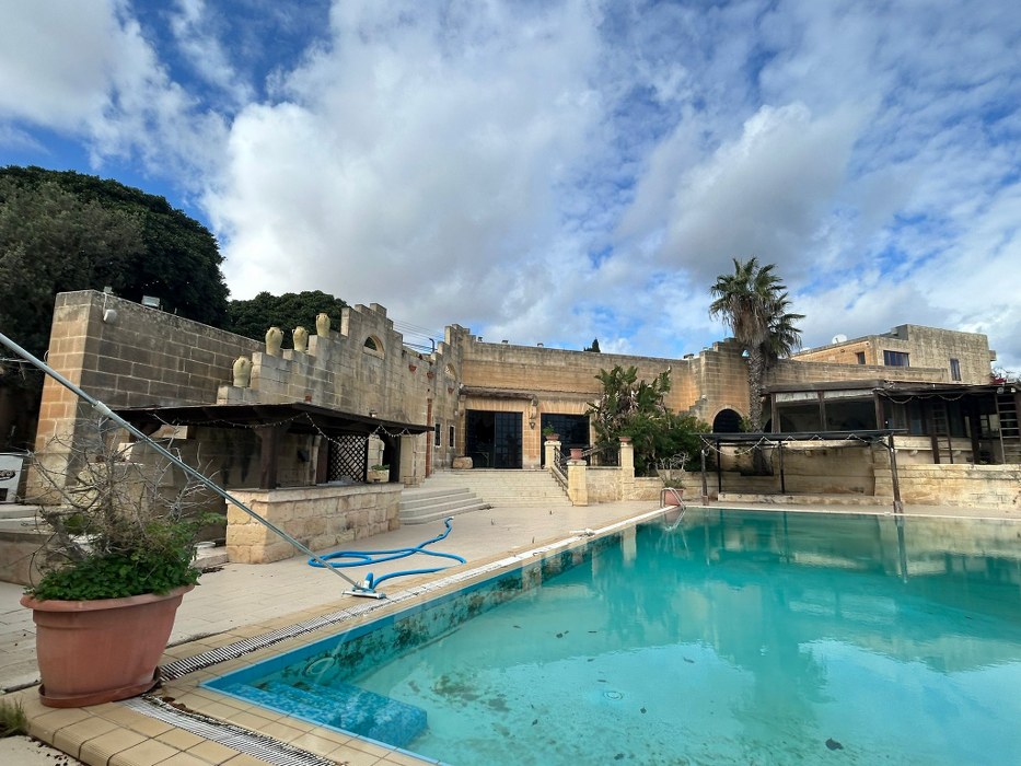 Multi Purpose Venue with a Pool and Gardens