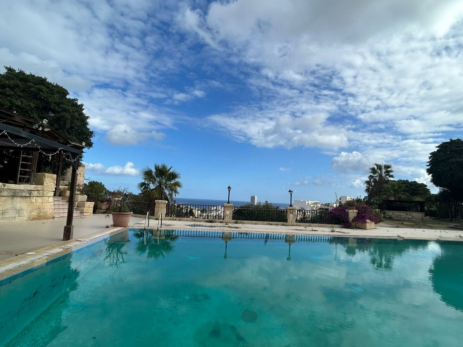 Multi Purpose Venue with a Pool and Gardens