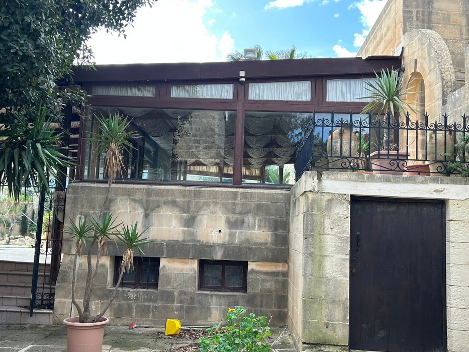 Multi Purpose Venue with a Pool and Gardens