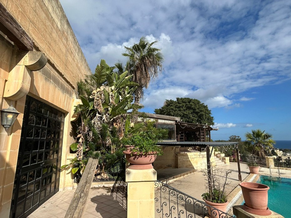 Multi Purpose Venue with a Pool and Gardens