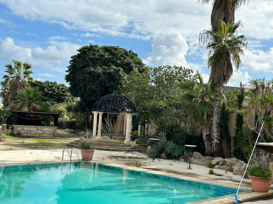 Multi Purpose Venue with a Pool and Gardens