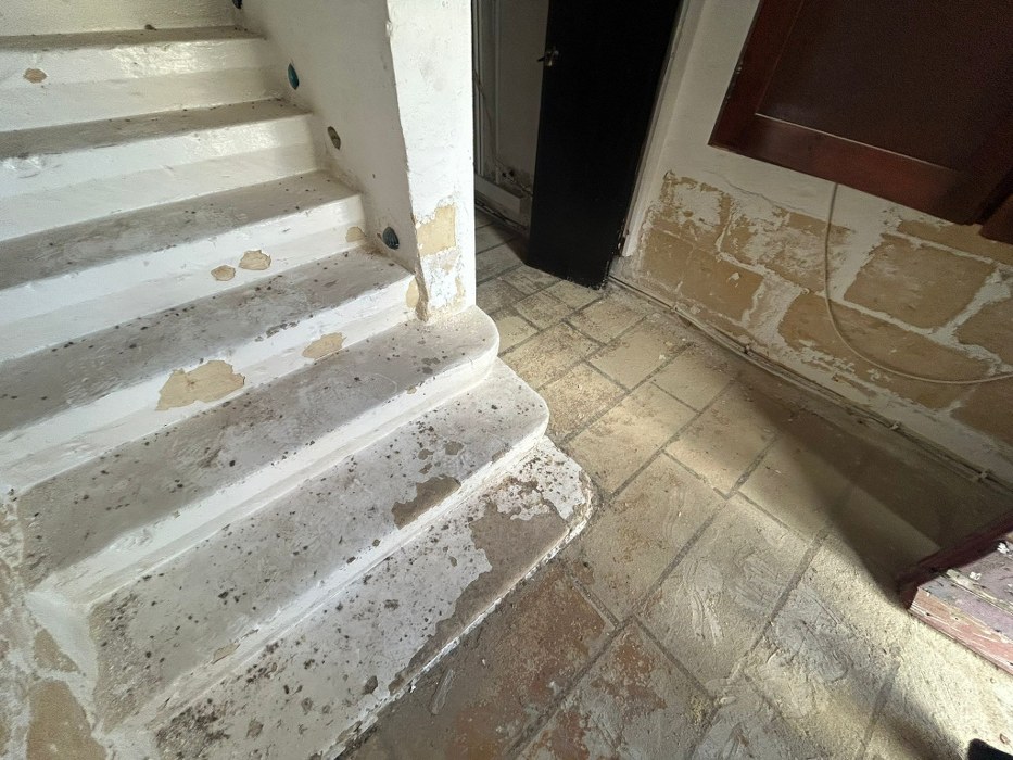 Multi Purpose Venue with a Pool and Gardens