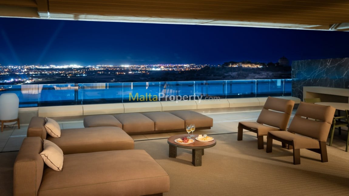 Apartment with Terrace & Jacuzzi