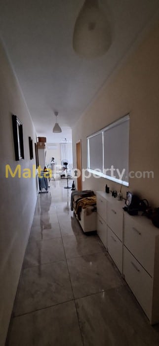 Spacious 3 Bedroom Furnished Apartment with Garage and Lift