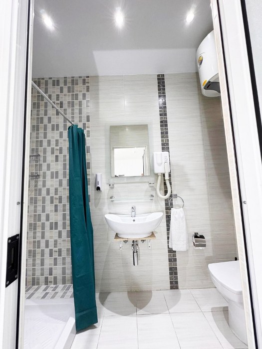 Operational 19 Room Guest House