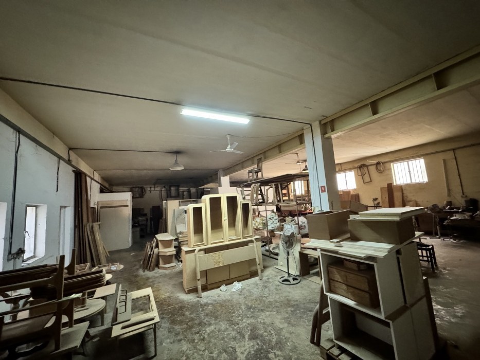 Warehouse & Showroom