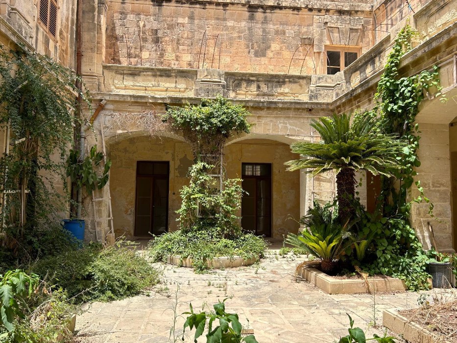 Palazzo with a Courtyard