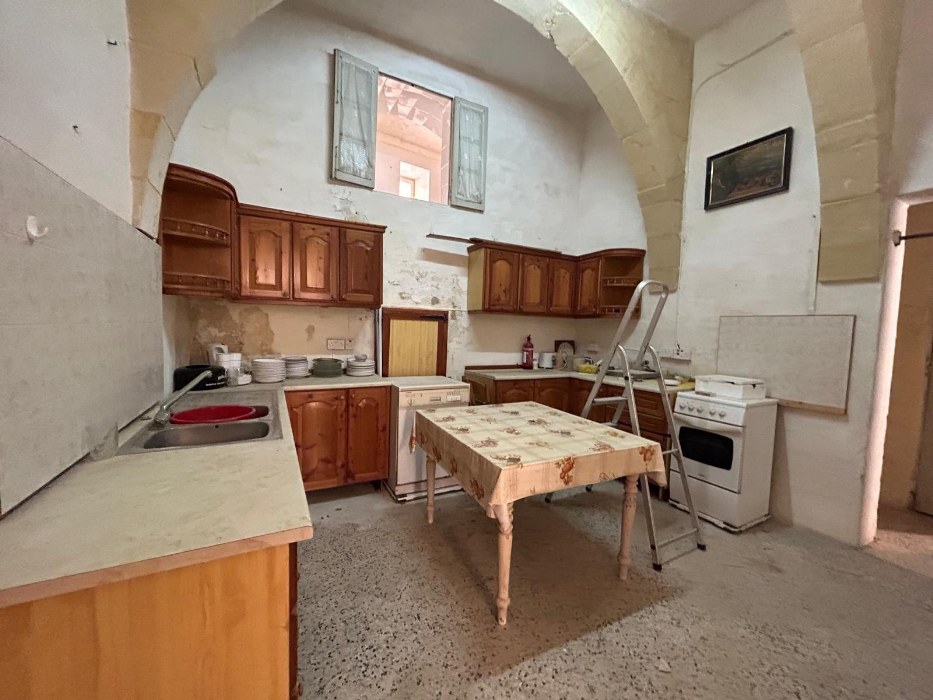 Palazzo with a Courtyard