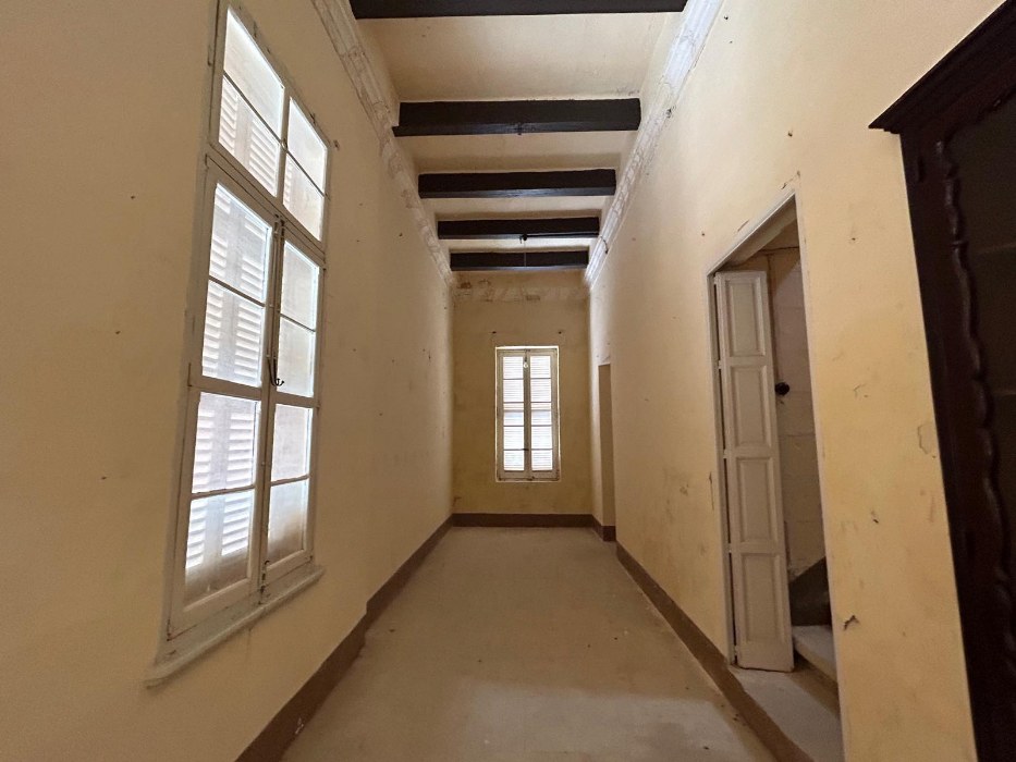 Palazzo with a Courtyard