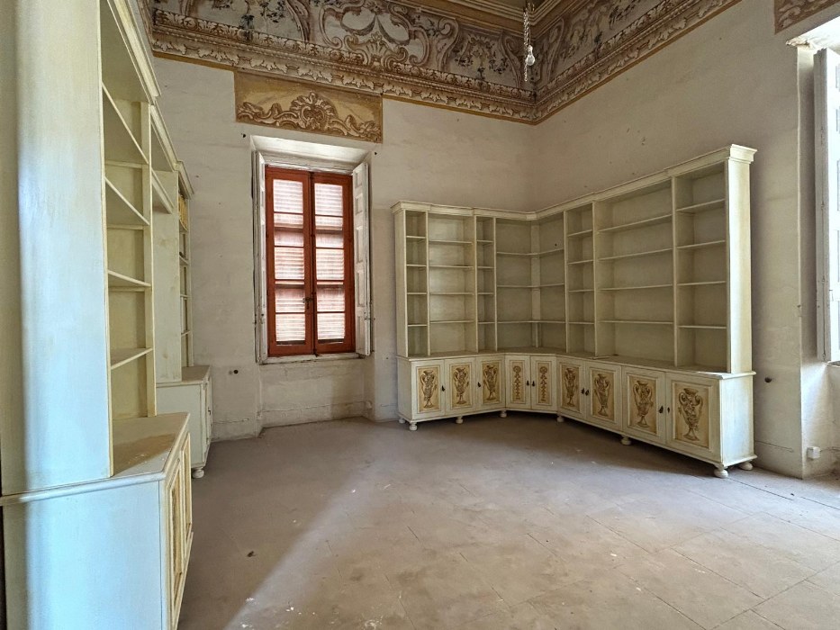 Palazzo with a Courtyard