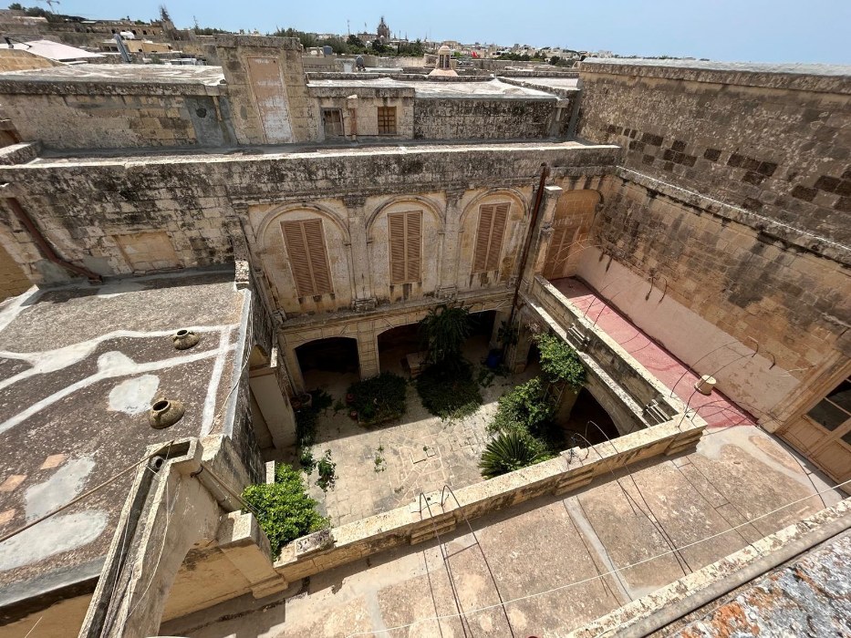 Palazzo with a Courtyard