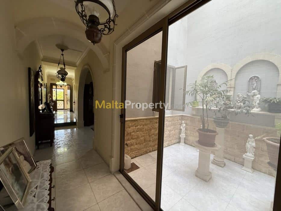 Villa with a Pool and Gardens