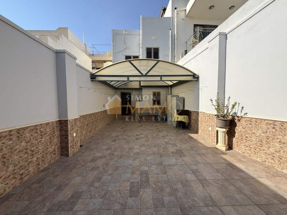 Нерухомість у Naxxar