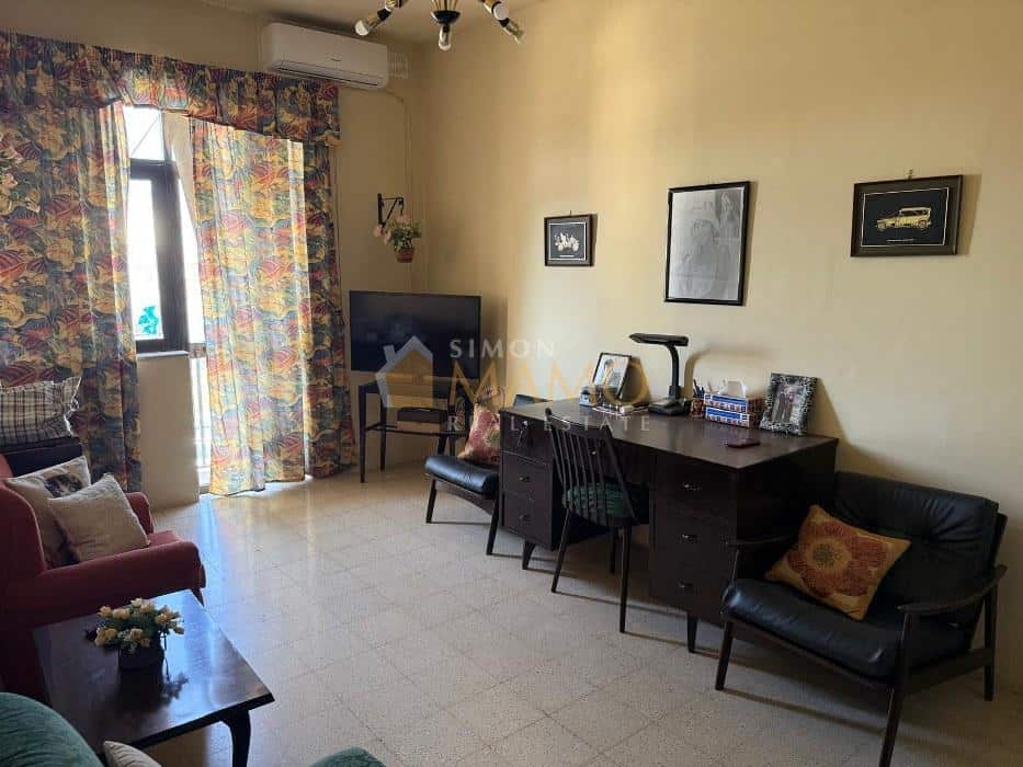 Proprjetà f' Santa Luċija