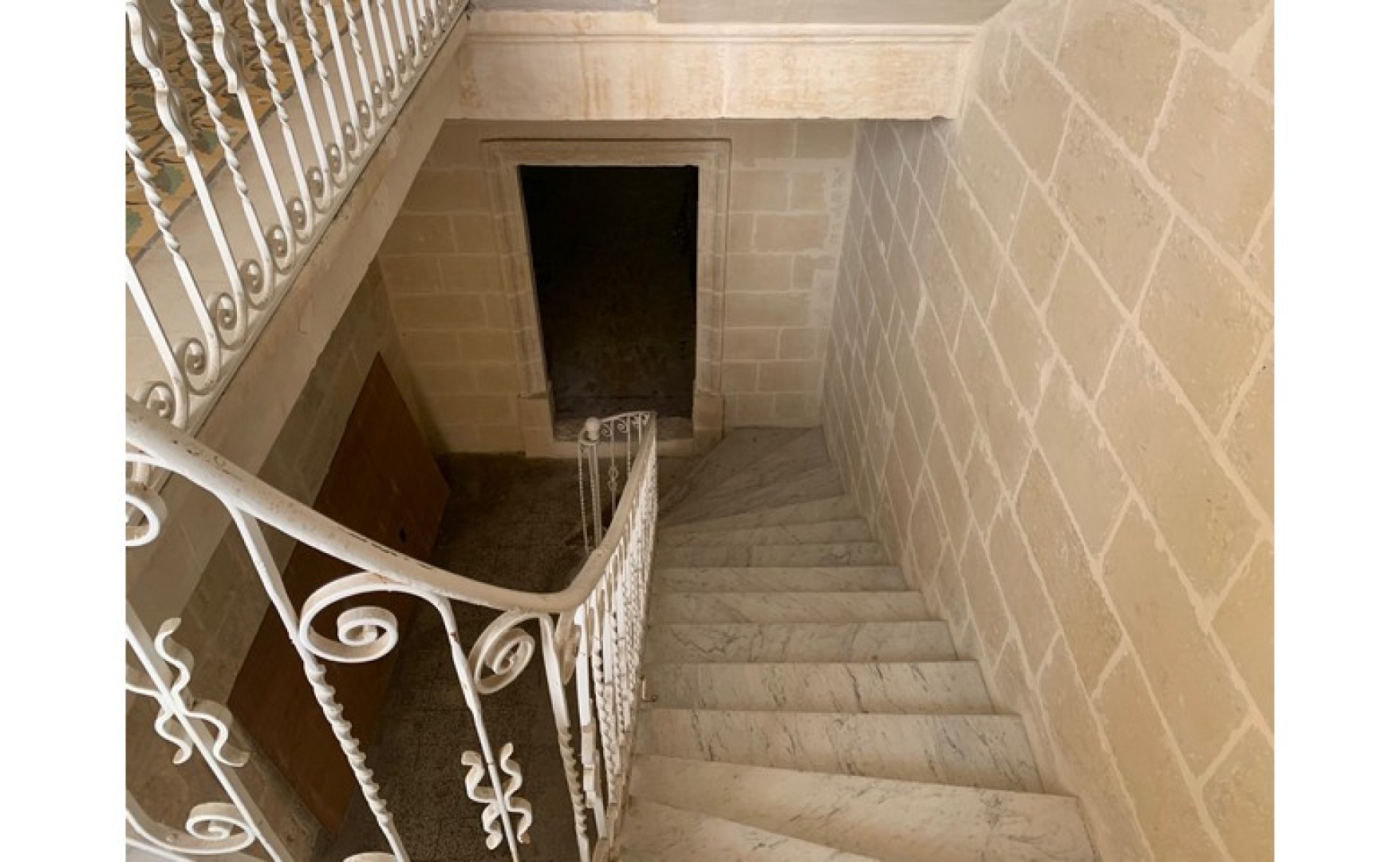 Palazzo with a Courtyard