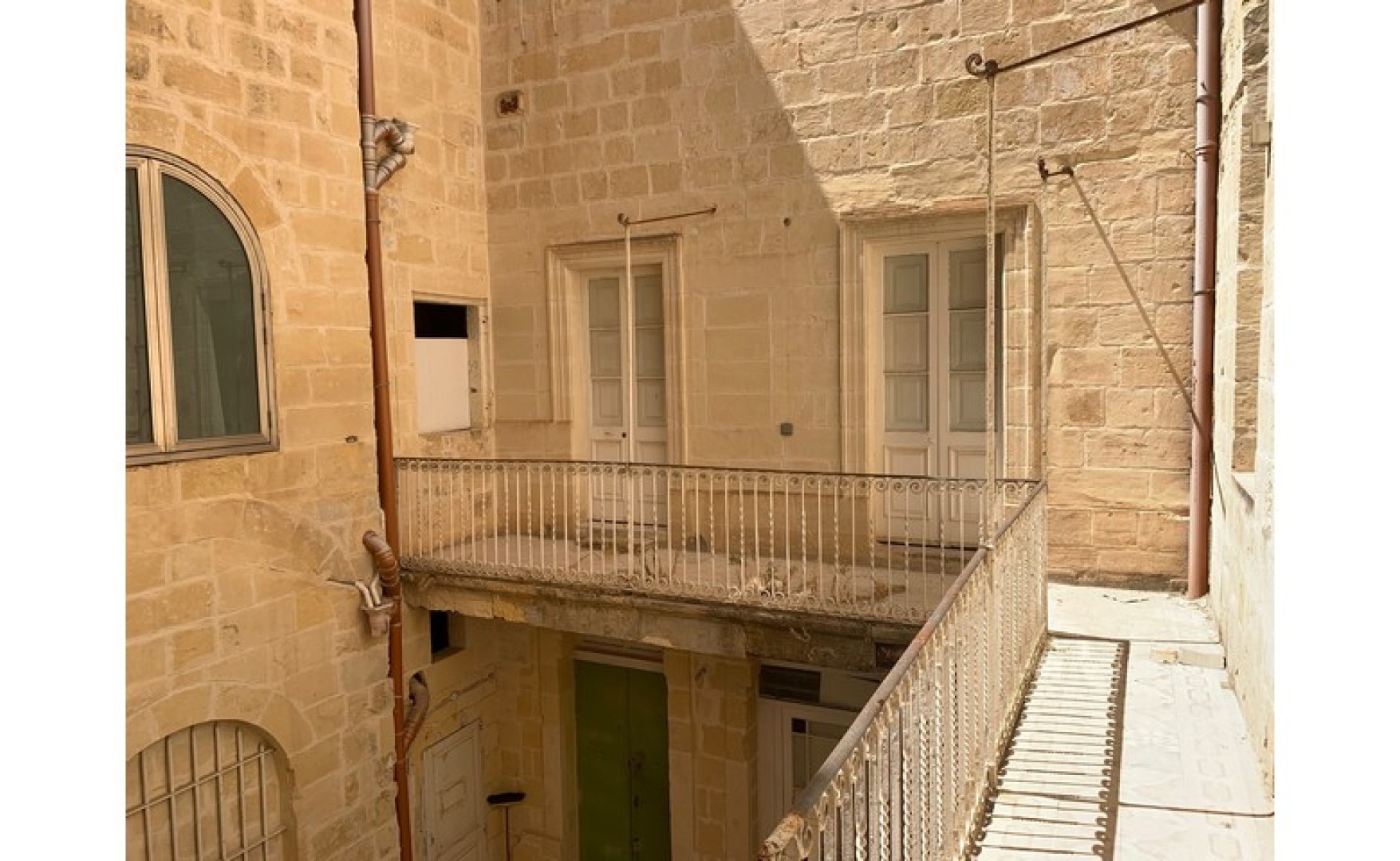 Palazzo with a Courtyard