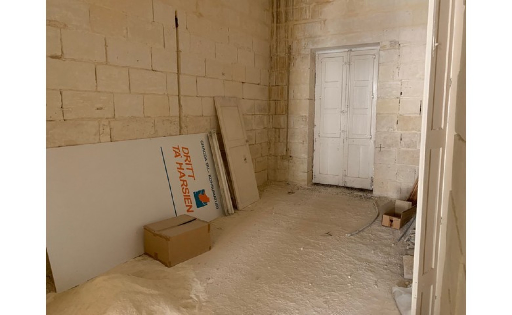 Palazzo with a Courtyard